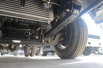 һ������ ��ž���1ϵ 87���� 4X2 2.76����ж��(��ɲ)(CA3040K11L1RE5J)ͼƬ