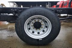 青岛解放 龙V中卡 220马力 4X2 6.75米仓栅式载货车(国六)(CA5180CCYPK15L2E6A80)