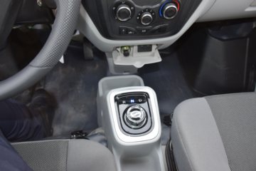 田野EV260&nbsp;电动封闭厢货驾驶室图片