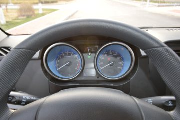 田野EV260&nbsp;电动封闭厢货驾驶室图片