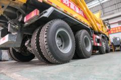 中国重汽 豪瀚J5G 340马力 8X4 5.6米AMT自动挡自卸车(ZZ3315N2863E1)