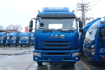 江淮 德沃斯Q9 195马力 4X2 6.8米排半厢式载货车(国六)(后桥9T)(HFC5181XXYB80K1E2S)