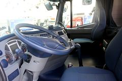 上汽红岩 杰狮重卡 400马力 6X4牵引车(高顶双卧)(CQ4255HTVG324V)