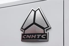 中国重汽 HOVA重卡 266马力 4X2 LNG牵引车(ZZ5371VDMC32100)