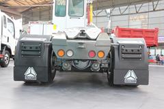 中国重汽 HOVA重卡 266马力 4X2 LNG牵引车(ZZ5371VDMC32100)