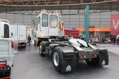 中国重汽 HOVA重卡 266马力 4X2 LNG牵引车(ZZ5371VDMC32100)