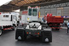 中国重汽 HOVA重卡 266马力 4X2 LNG牵引车(ZZ5371VDMC32100)