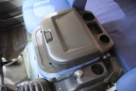 骏威J5K&nbsp;垃圾运输车驾驶室图片