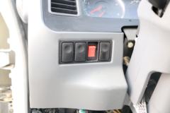 唐骏欧铃 T1系列 95马力 4X2 4.15米单排厢式轻卡(ZB5040XXYKDD6V)