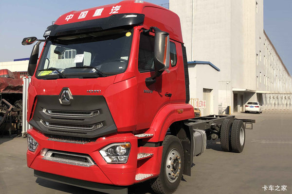 中国重汽 豪瀚N5G中卡 240马力 4X2 6.75米厢式载货车(ZZ5185XXYK5113E1)