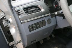 金杯 T30 1.5L 109马力 汽油 2.92米单排仓栅式微卡(SY5020CCY-YC6AP)