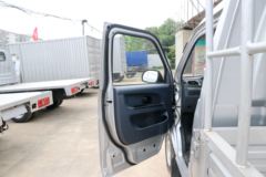 金杯 T30 1.5L 109马力 汽油 2.92米单排仓栅式微卡(SY5020CCY-YC6AP)
