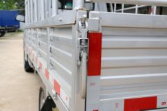 金杯 T30 1.5L 109马力 汽油 2.92米单排仓栅式微卡(SY5020CCY-YC6AP)