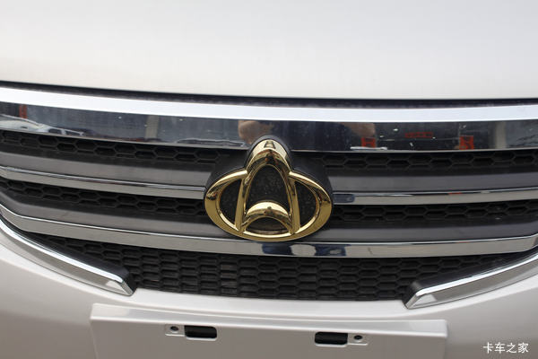 恭喜刘总喜提长安跨越新豹T3一台