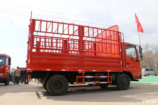 东风天锦KS4米2箱车，月底大促销