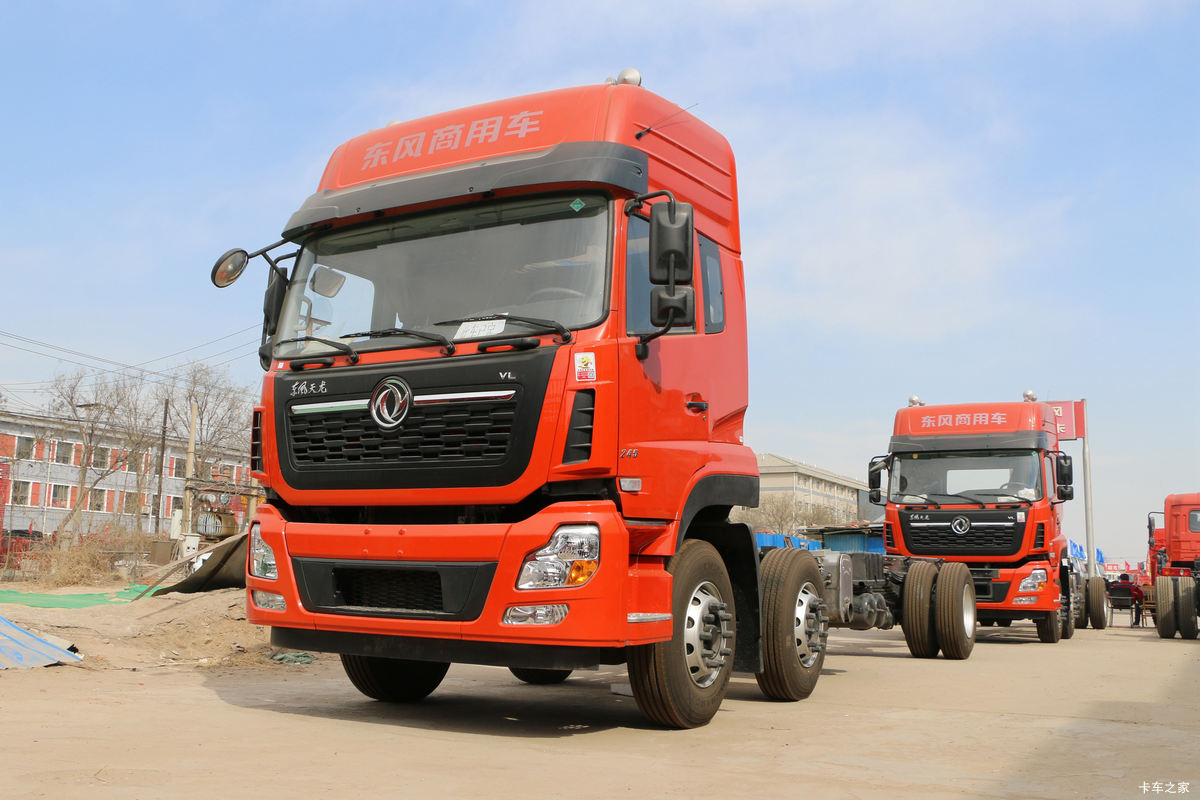 东风商用车 天龙VL重卡 2019款 245马力 6X2 9.6米栏板载货车