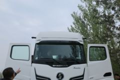 陕汽重卡 德龙X6000 430马力 4X2 AT自动挡牵引车(SX4180GC1)