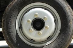 跃进 小福星S50 1.9L 95马力 柴油 3.05米双排栏板小卡(3100轴距)(SH1032PBBNS1)