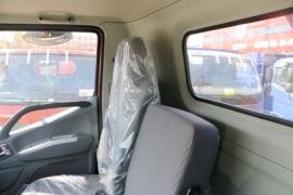 瑞沃ES3&nbsp;自卸车驾驶室                                               图片