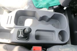 瑞沃ES3&nbsp;自卸车驾驶室                                               图片