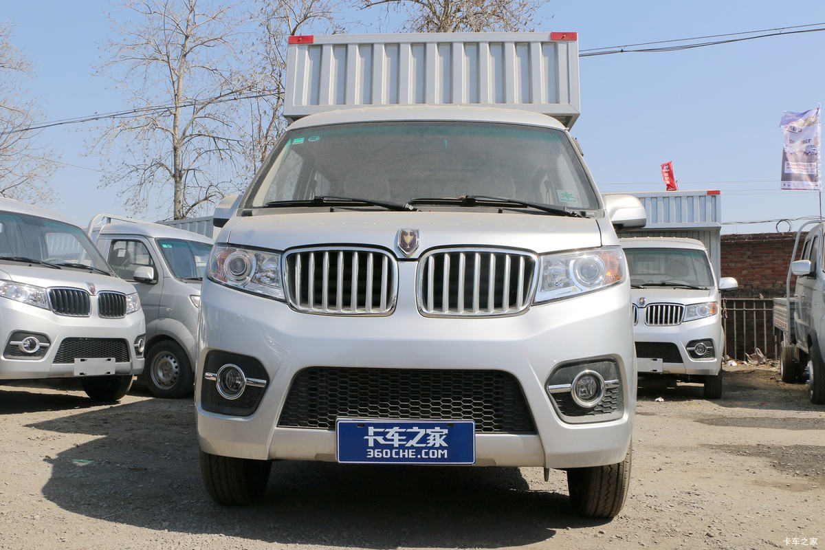 金杯 T32 2021款 标准型 1.5L 102马力 汽油 2.4米翼开启厢式微卡(国六)