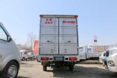 金杯 T32 1.3L 82马力 汽油 2.45米双排厢式微卡(SY5020XXY-LC5AA)