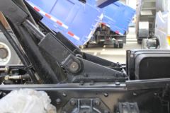唐骏欧铃 T7系列 129马力 4X2 4.05米自卸车(长泰)(ZB3040UDD6V)