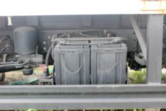 飞碟奥驰 A1系列 102马力 3.8米排半仓栅式轻卡(FD5040CCYW16K5-2)