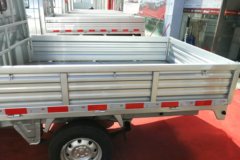 金杯 T22 1.3L 82马力 汽油 2.05米双排栏板微卡(SY1020LC5AJ)
