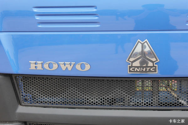 中国重汽HOWO轻卡重磅直推车型进店更享好礼