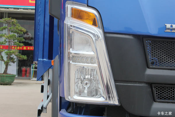 中国重汽HOWO轻卡重磅直推车型进店更享好礼