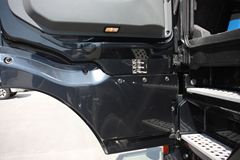 奔驰 Actros重卡 440马力 6X2 牵引车(黑金刚)(型号2544)