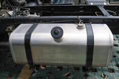 福田 瑞沃 3系中卡 140马力 6.75米厢式载货车(BJ5112V4PDB-D2)