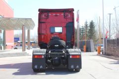 一汽解放 J7重卡 春晚定制版 550马力 6X4牵引车(CA4250P77K25T1E5)