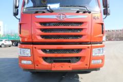 1台悍V牵引车成功交付客户。。。，，