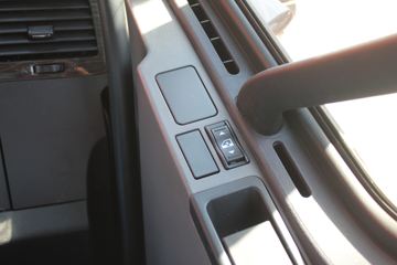 һ����� ��J6P�ؿ� �캽�� ������ 550���� 6X4ǣ����(CA4250P66K25T1A2E5)ͼƬ