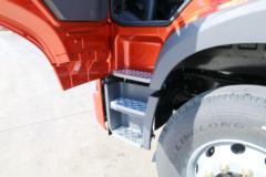 青岛解放 悍V重卡 420马力 6X4牵引车(CA4258P1K2T1E5A80)