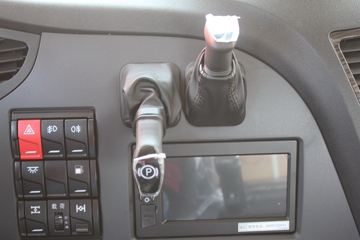 һ����� ��J6P�ؿ� �캽�� ������ 550���� 6X4ǣ����(CA4250P66K25T1A2E5)ͼƬ