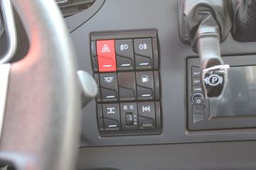 һ����� ��J6P�ؿ� �캽�� ������ 550���� 6X4ǣ����(CA4250P66K25T1A2E5)ͼƬ