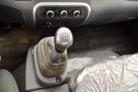 骏铃V9&nbsp;载货车驾驶室                                               图片