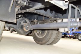 骏铃V9&nbsp;载货车底盘                                                图片