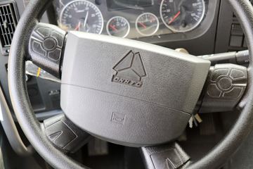 �й����� HOWO T7H�ؿ� 440���� 8X4 7.6����ж��(12��)(ZZ3317V386HE1)ͼƬ