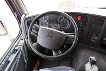 �й����� HOWO T7H�ؿ� 440���� 8X4 7.6����ж��(12��)(ZZ3317V386HE1)ͼƬ