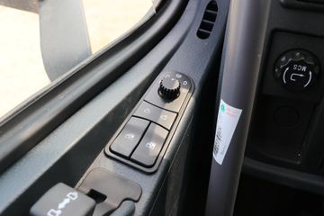 �й����� HOWO T7H�ؿ� 440���� 8X4 7.6����ж��(12��)(ZZ3317V386HE1)ͼƬ