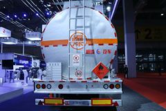 上汽红岩 杰狮C500e 450马力 6X4 AMT自动挡智能危化牵引车(车罐一体)(CQ4256HXVG334AU)