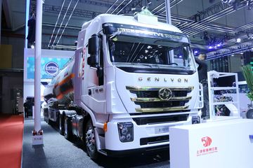 上汽红岩 杰狮C500e 450马力 6X4 AMT自动挡智能危化牵引车(车罐一体)(CQ4256HXVG334AU)