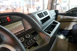 HOWO T5G&nbsp;电动牵引车驾驶室图片