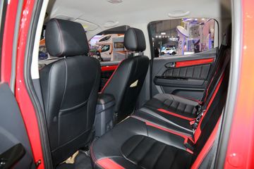 ������ʮ�� �￧TAGA �˶��� 3.0T���� 131���� ���� ˫��Ƥ��ͼƬ