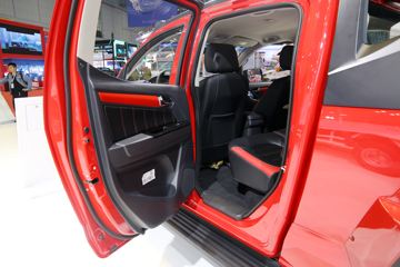 ������ʮ�� �￧TAGA �˶��� 3.0T���� 131���� ���� ˫��Ƥ��ͼƬ