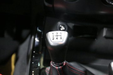 ������ʮ�� �￧TAGA �˶��� 3.0T���� 131���� ���� ˫��Ƥ��ͼƬ